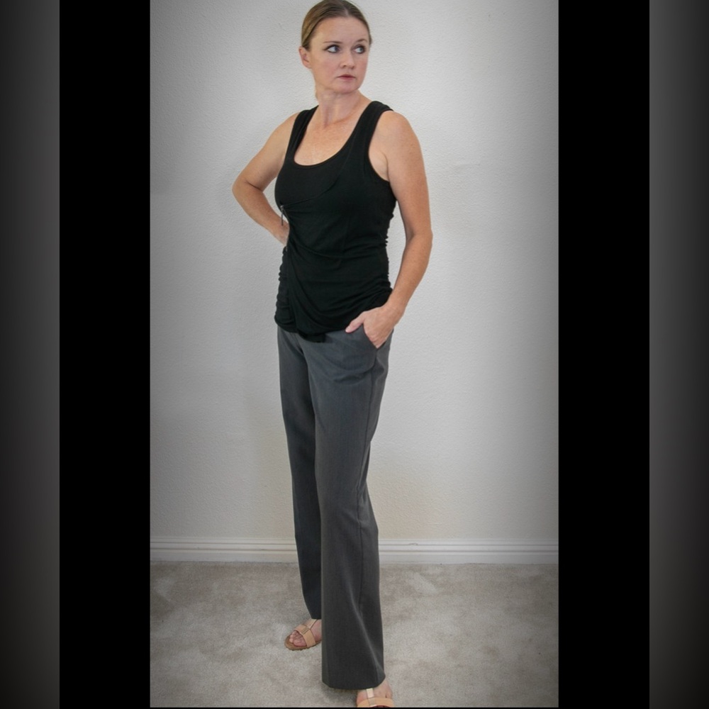 Van Heusen Studio Gray Slacks 4R. Side & back pockets.